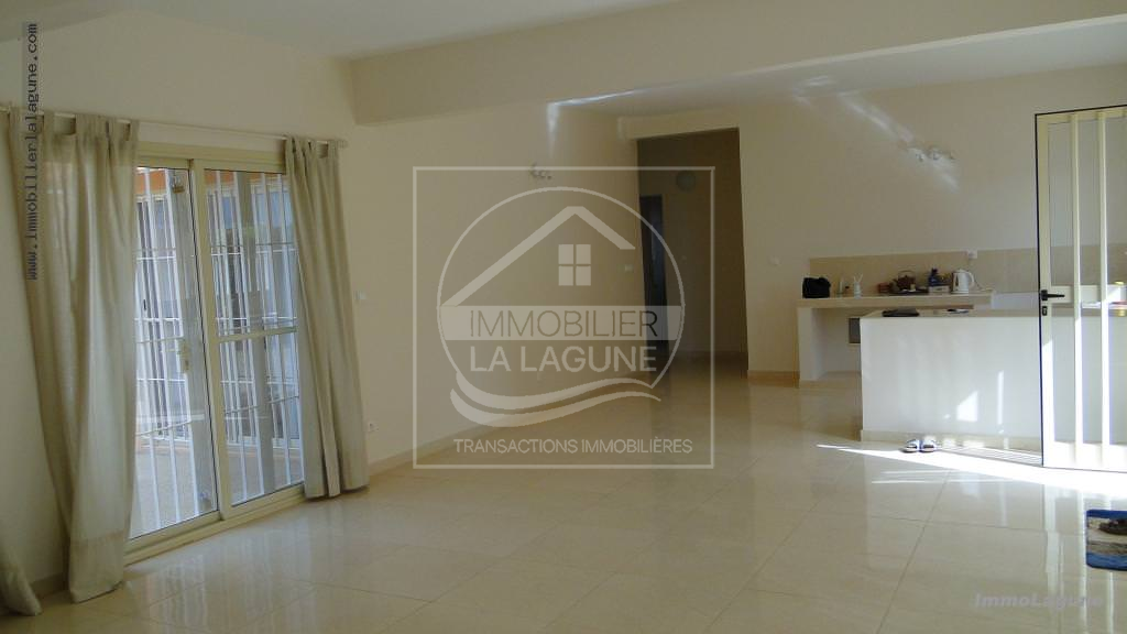 Agence Immobilière Saly Sénégal - V2224 - Villa à NGAPAROU - V2224 villa-en-vente-ngaparou-senegal