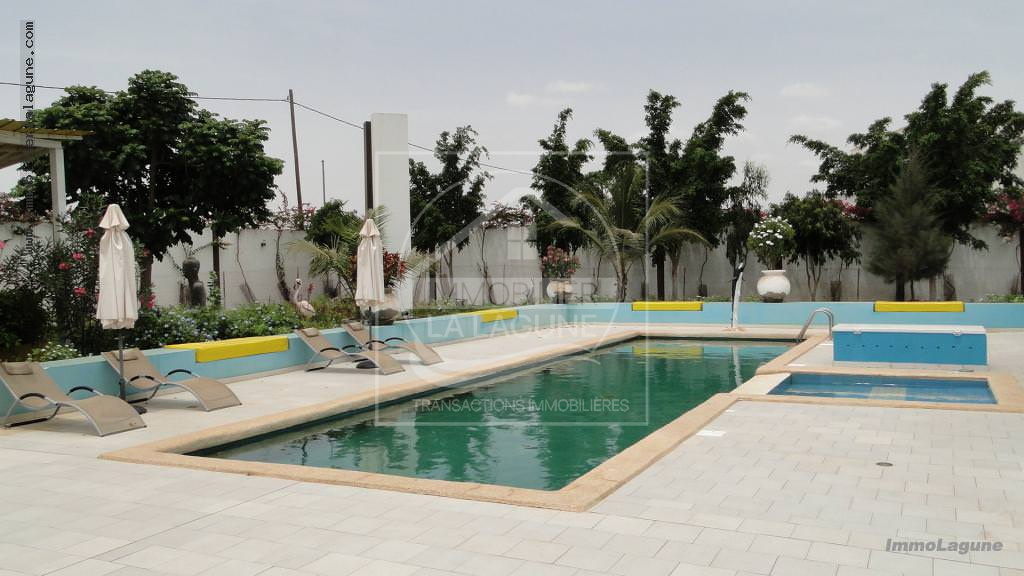 Agence Immobilière Saly Sénégal - V2240 - Villa à SALY - V2240 villa-a-vendre-piscine-saly-senegal