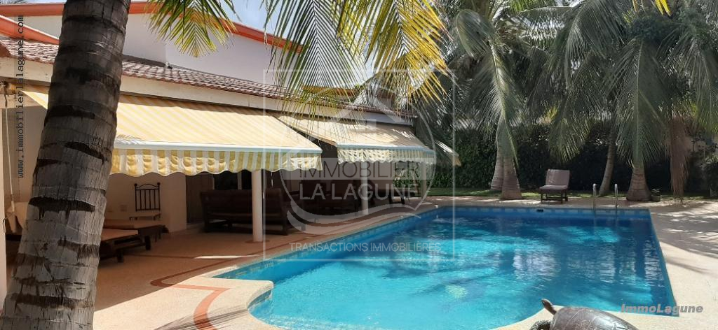 Agence Immobilière Saly Sénégal - V2232 - Villa à SALY - V2232 villa avec piscine en residence à vendre à saly senegal