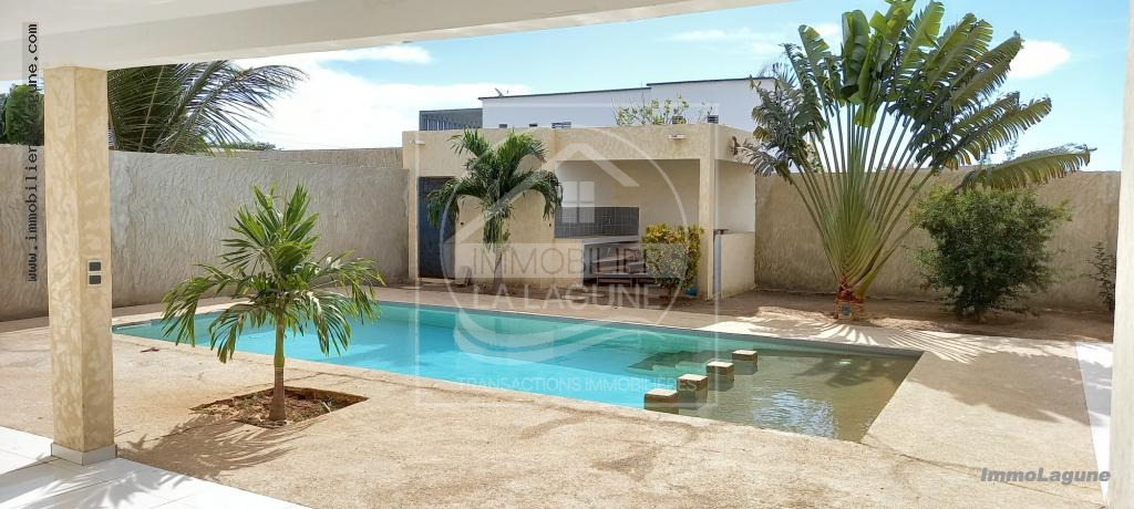 Agence Immobilière Saly Sénégal - V2711 - Villa à NGUERIGNE - V2711-villa-a-vendre-avec-piscine-a-nguerigne-serere-senegal