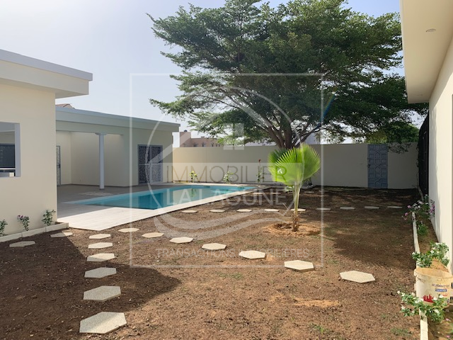 Agence Immobilière Saly Sénégal - V2790 - Villa à NGAPAROU - V2790 villa a vendre ngaparou senegal