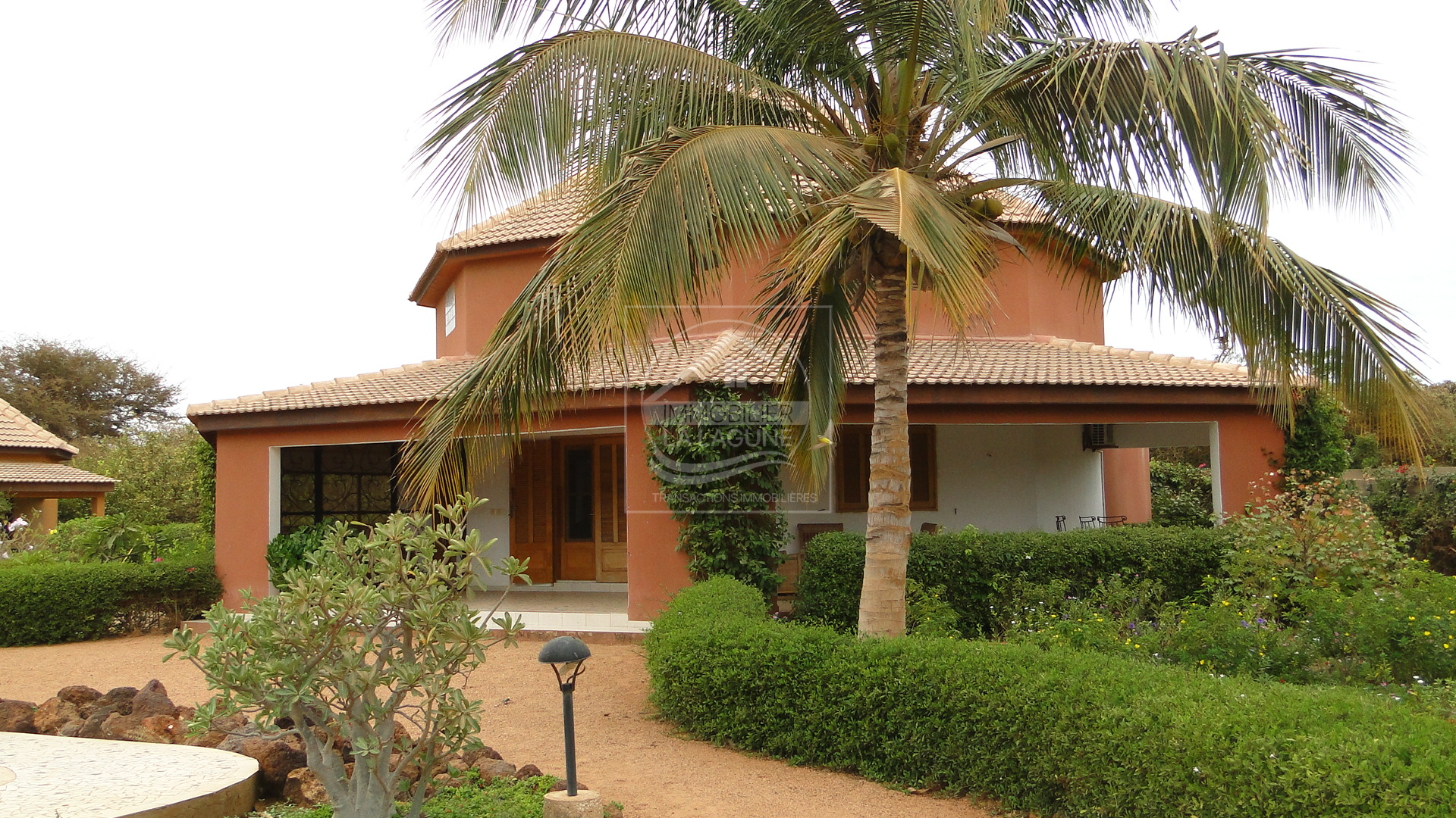 Agence Immobilière Saly Sénégal - V2812 - Villa à NGAPAROU - V2812 villa a vendre ngaparou senegal