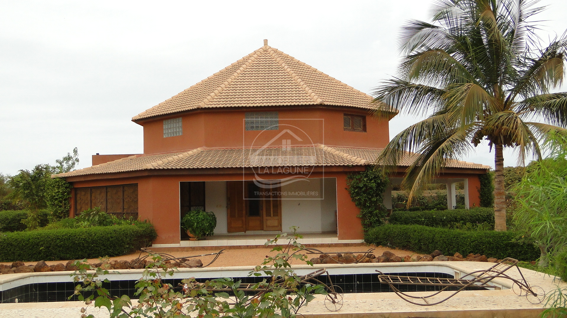 Agence Immobilière Saly Sénégal - V2812 - Villa à NGAPAROU - V2812 villa a vendre ngaparou senegal