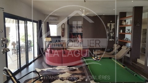 Agence Immobilière Saly Sénégal - V2815 - Villa à NGAPAROU - V2815-villa-avec-piscine-a-vendre-a-ngaparou-senegal