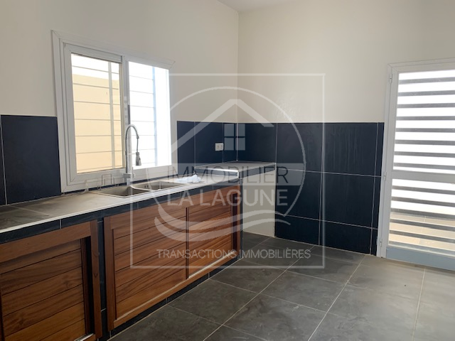 Agence Immobilière Saly Sénégal - V2829 - Villa à SOMONE - V2829 villa neuve a vendre somone senegal