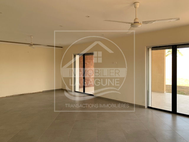 Agence Immobilière Saly Sénégal - A2835 - Appartement à NGAPAROU - A2835 immeuble a vendre ngaparou senegal