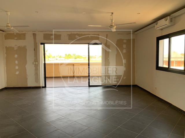 Agence Immobilière Saly Sénégal - A2835 - Appartement à NGAPAROU - A2835 immeuble a vendre ngaparou senegal