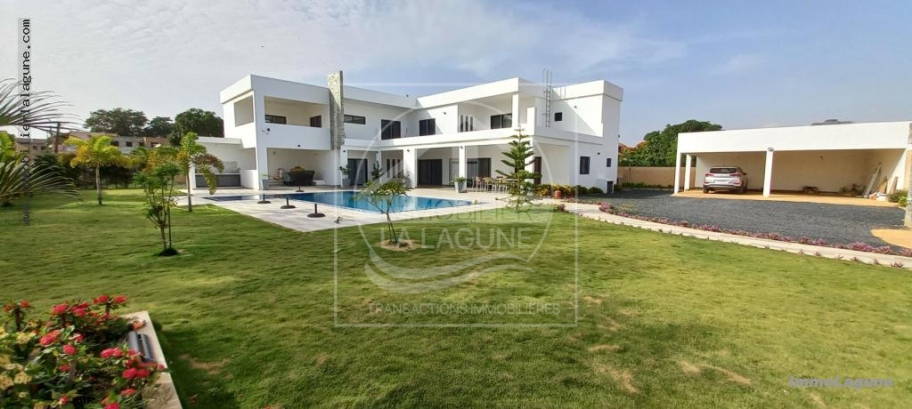 Agence Immobilière Saly Sénégal - V2929 - Villa à SOMONE - V2929-villa-a-vendre-a-somone-avec-piscine-senegal