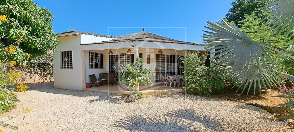 Agence Immobilière Saly Sénégal - V2973 - Villa à NGAPAROU - V2973-villa-a-vendre-avec-pisicne-a-ngaparou-senegal