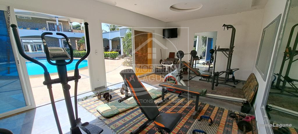 Agence Immobilière Saly Sénégal - V2690 - Villa à SOMONE - V2690-villa-a-vendre-a-somone-avec-piscine-senegal