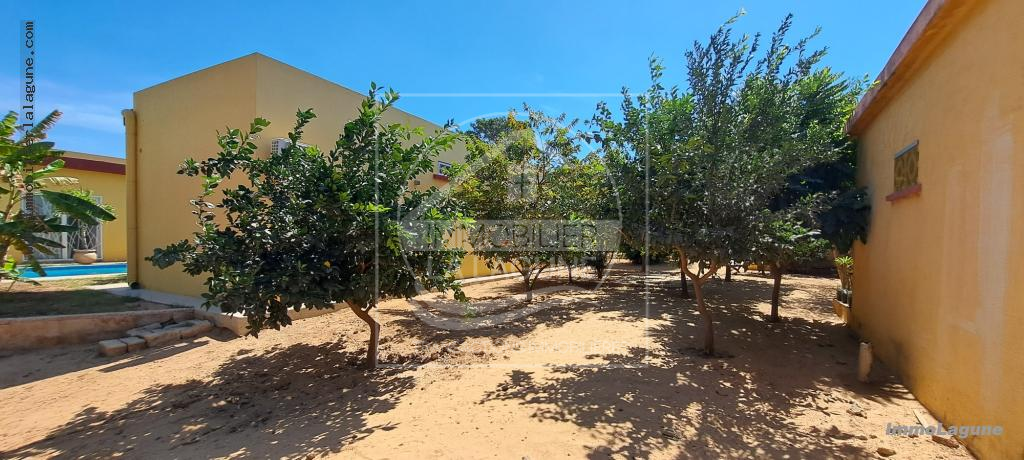 Agence Immobilière Saly Sénégal - V2993 - Villa à NGAPAROU - V2993-villa-a-vendre-a-ngaparou-senegal-avec-piscine