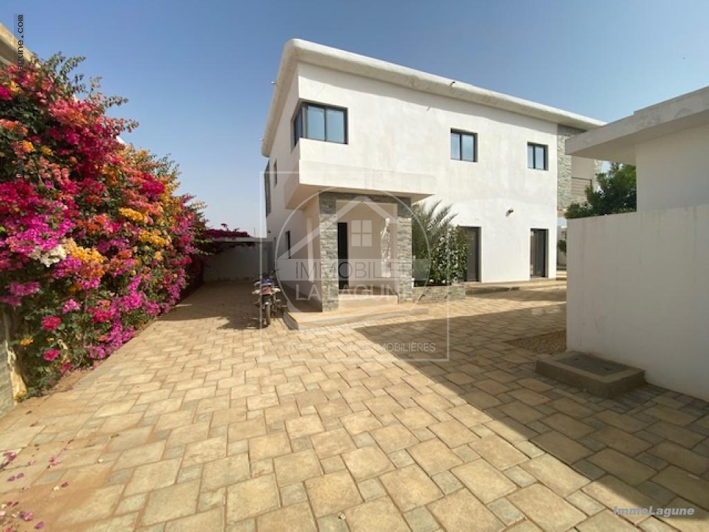 Agence Immobilière Saly Sénégal - V3004 - Villa à NGAPAROU - V3004 villa a vendre ngaparou senegal