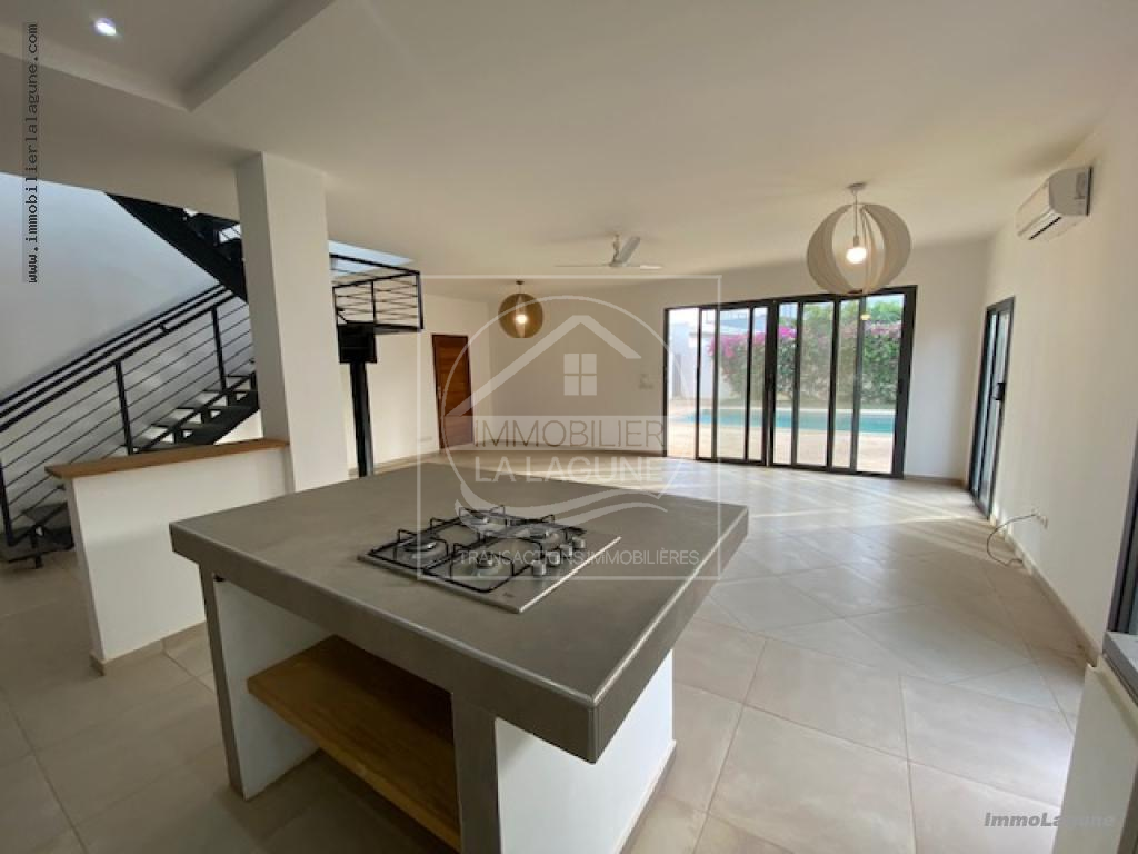 Agence Immobilière Saly Sénégal - V3004 - Villa à NGAPAROU - V3004 villa a vendre ngaparou senegal