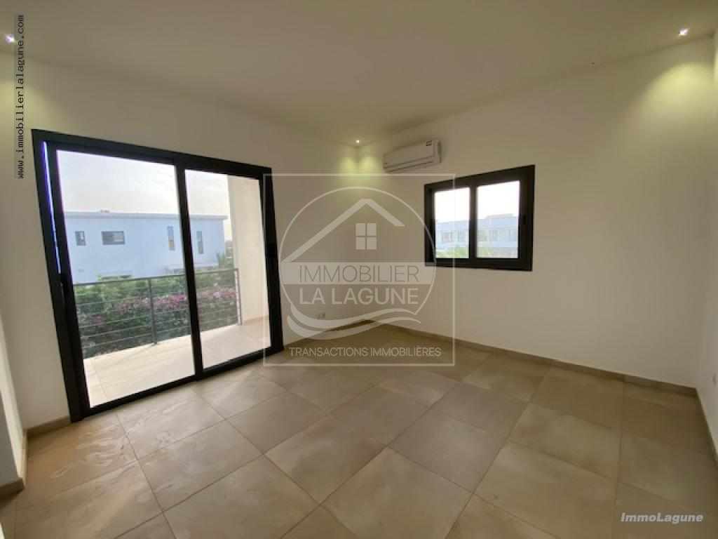 Agence Immobilière Saly Sénégal - V3004 - Villa à NGAPAROU - V3004 villa a vendre ngaparou senegal