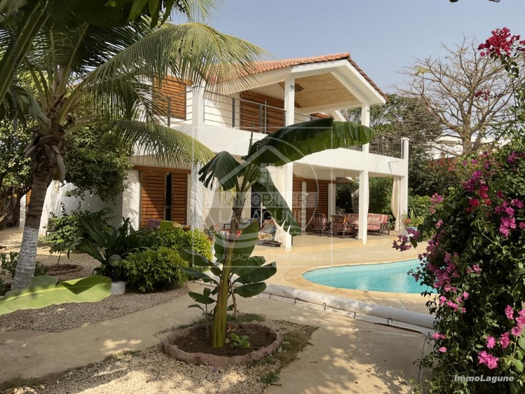 Agence Immobilière Saly Sénégal - V3018 - Villa à NGAPAROU - V3018-villa-a-vendre-a-ngaparou-senegal-avec-piscine