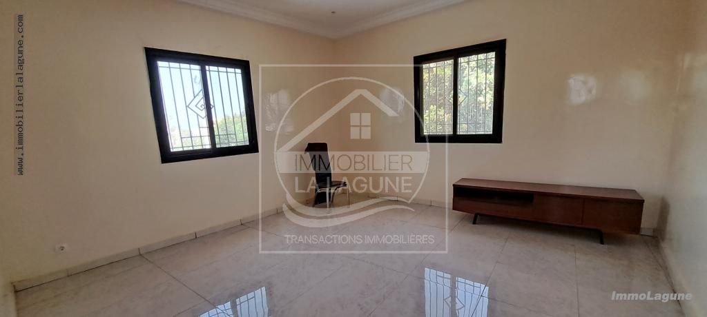 Agence Immobilière Saly Sénégal - C3044 - Commerce à NGAPAROU - C3044-commerce-a-vendre-a-ngaparou-senegal