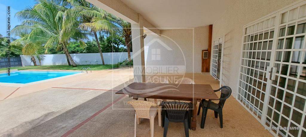 Agence Immobilière Saly Sénégal - V2396 - Villa à NGUERIGNE - V2396 villa en vente avec piscine à nguerigne sénégal