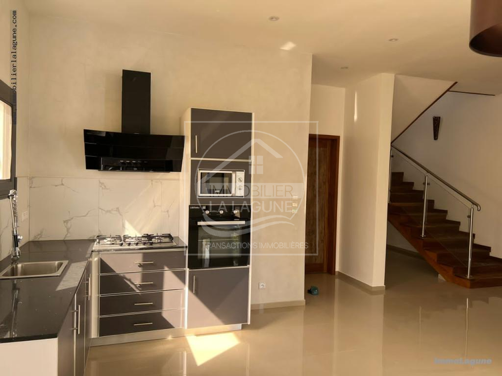 Agence Immobilière Saly Sénégal - V3019 - Villa à NGAPAROU - V3019-villa-a-vendre-a-ngaparou-senegal-avec-pisicne