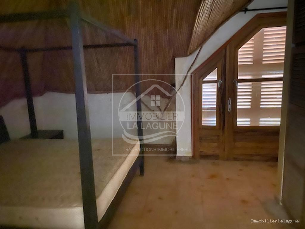 Agence Immobilière Saly Sénégal - V3098 - Villa à NGAPAROU - V3098 villa a rénover ngaparou senegal