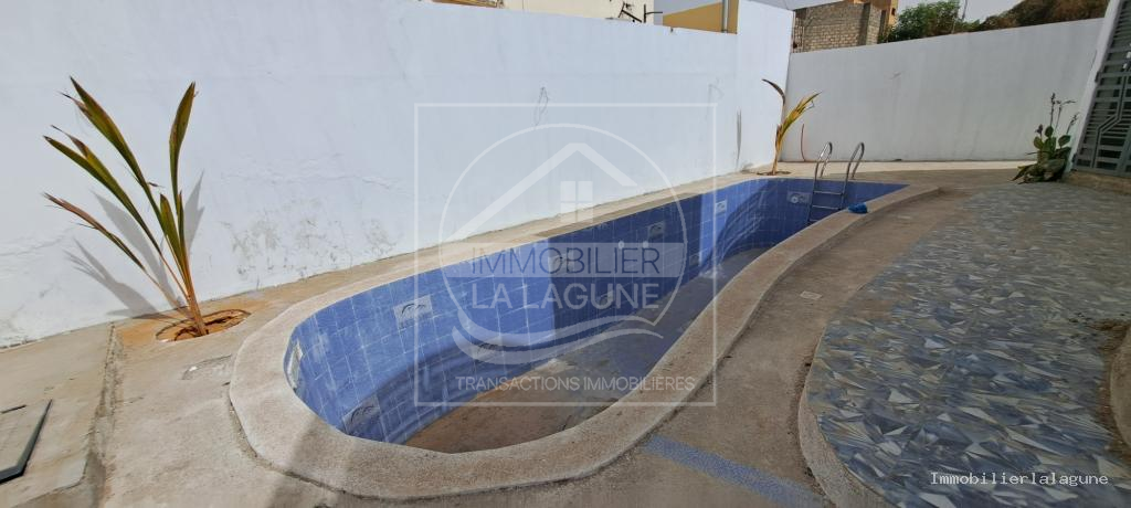 Agence Immobilière Saly Sénégal - V3112 - Villa à SALY - V3112-villa-a-vendre-a-saly-senegal-avec-pisicne