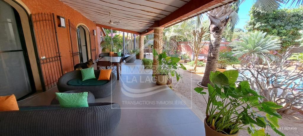 Agence Immobilière Saly Sénégal - V2652 - Villa à NGAPAROU - V2652-villa-en-vente-a-ngaparou-avec-piscine-senegal