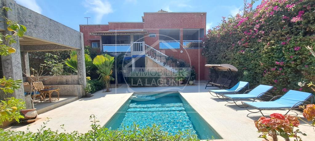 Agence Immobilière Saly Sénégal - V3115 - Villa à NGAPAROU - V3115-villa-a-vendre-avec-piscine-a-ngaparou-senegal