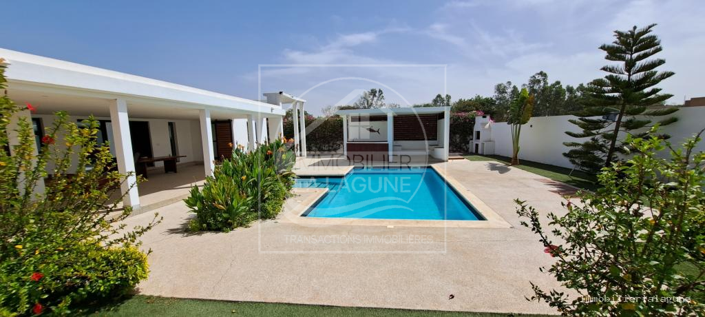 Agence Immobilière Saly Sénégal - V3133 - Villa à NGUERIGNE - V3133-villa-a-vendre-a-nguerigne-senegal-avec-piscine