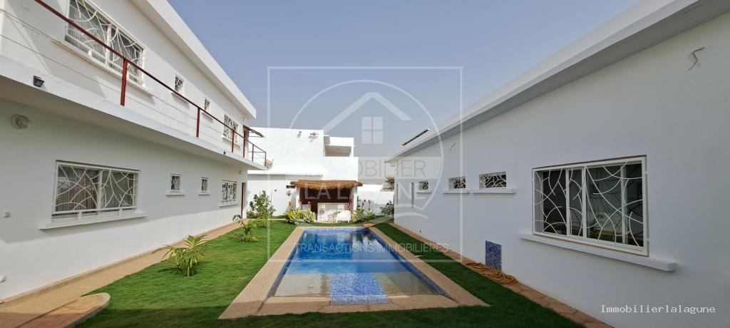 Agence Immobilière Saly Sénégal - V3140 - Villa à NGUERIGNE - V3140-villa-a-vendre-a-nguerigne-avec-piscine-senegal