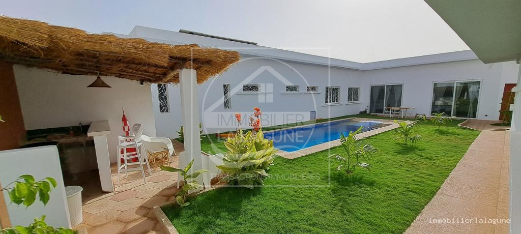 Agence Immobilière Saly Sénégal - V3140 - Villa à NGUERIGNE - V3140-villa-a-vendre-a-nguerigne-avec-piscine-senegal