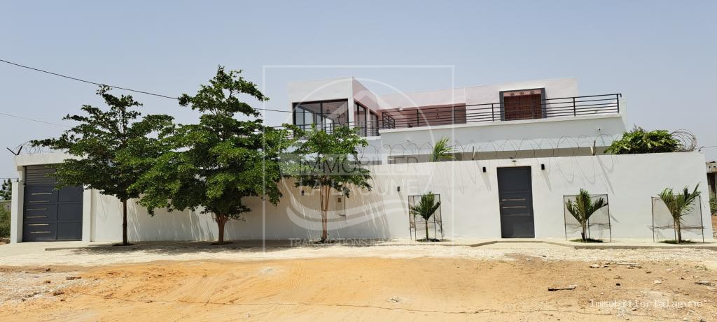 Agence Immobilière Saly Sénégal - V3185 - Villa à SALY - V3185-villa-a-vendre-a-saly-senegal