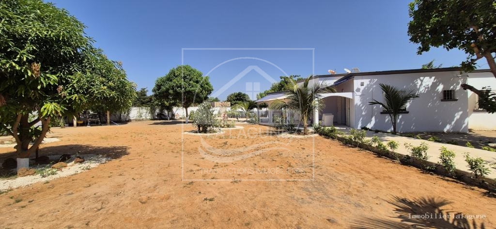 Agence Immobilière Saly Sénégal - V3232 - Villa à SALY - V3232-villa-a-vendrea-saly-senegal-avec-piscine