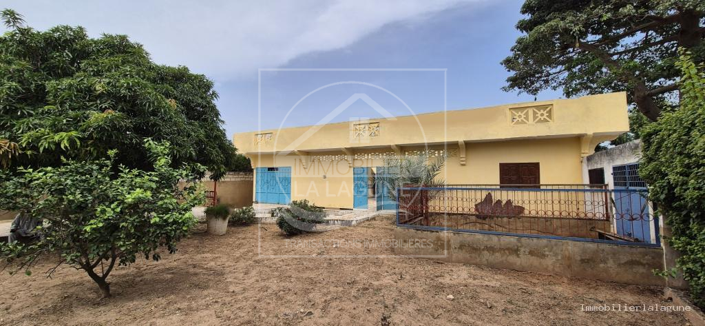 Agence Immobilière Saly Sénégal - V3219 - Villa à MALICOUNDA - V3219-villa-a-vendre-avec-piscine-a-malicounda-senegal