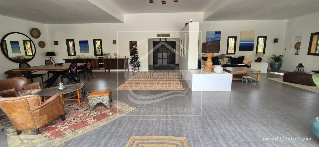 Agence Immobilière Saly Sénégal - V3235 - Villa à N'DIOROKH - V3235-villa-a-vendre-a-ndiorokh-senegal-avec-piscine