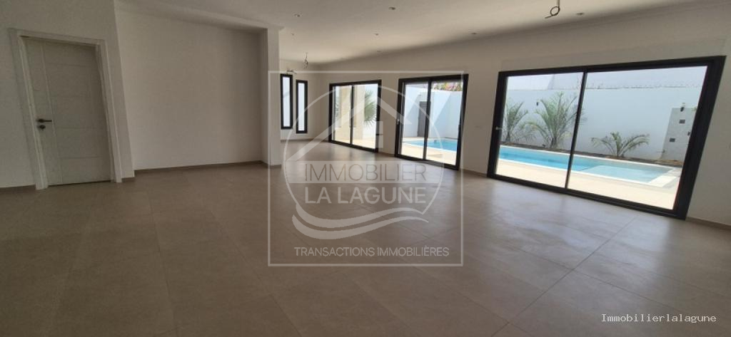 Agence Immobilière Saly Sénégal - V3236 - Villa à SOMONE - V3236-villa-a-vendre-a-somone-avec-piscine-senegal