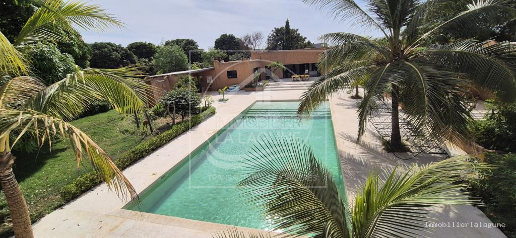 Agence Immobilière Saly Sénégal - V3235 - Villa à N'DIOROKH - V3235-villa-a-vendre-a-ndiorokh-senegal-avec-piscine