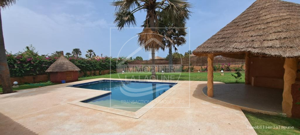 Agence Immobilière Saly Sénégal - V3181 - Villa à SALY - V3181-villa-a-vendre-a-saly-dans-un-domaine-senegal