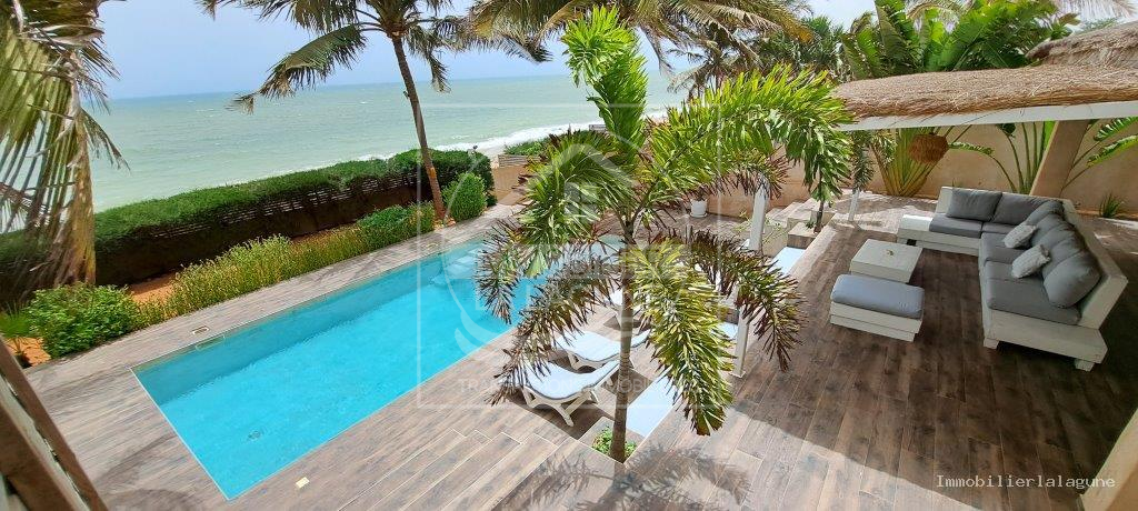 Agence Immobilière Saly Sénégal - V3182 - Villa à NIANING - V3182-villa-a-vendre-a-nianing-senegal-bord-de-mer-avec-piscine