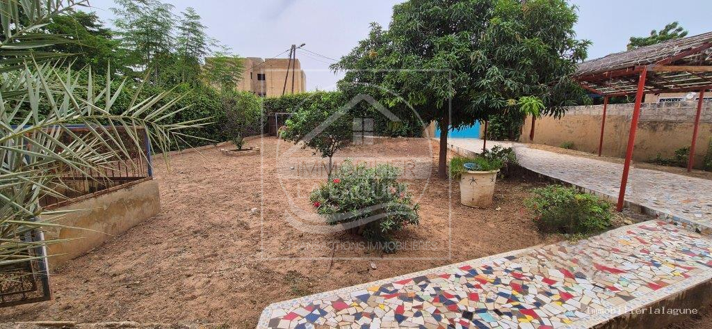 Agence Immobilière Saly Sénégal - V3219 - Villa à MALICOUNDA - V3219-villa-a-vendre-avec-piscine-a-malicounda-senegal